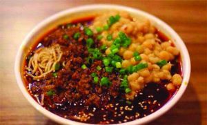 嚕一口·重慶小面