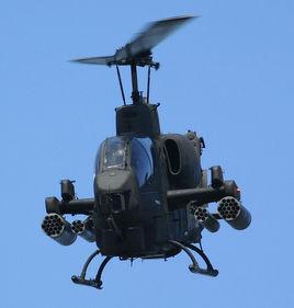 AH-1W“超級眼鏡蛇” AH-1W“超級眼鏡蛇”