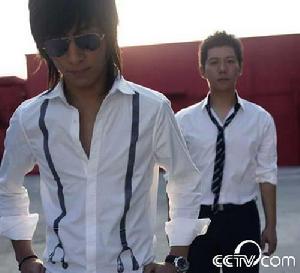 （圖）羽泉“愛上你的美”巡迴演唱會宣傳照