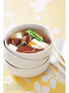 韭菜豬紅湯 韭菜豬紅湯