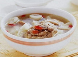 北菇竹笙老雞湯 北菇竹笙老雞湯