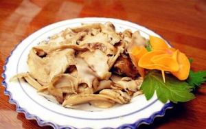 老人頭菌炒雞肉 老人頭菌炒雞肉