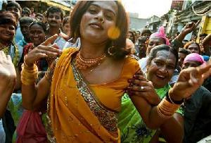 印度閹人街上遊蕩