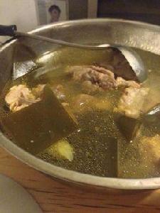 酸蘿蔔海帶排骨湯 酸蘿蔔海帶排骨湯