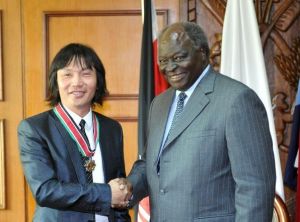 氣候英雄羅紅獲武士勳章 肯亞總統親授最高榮譽