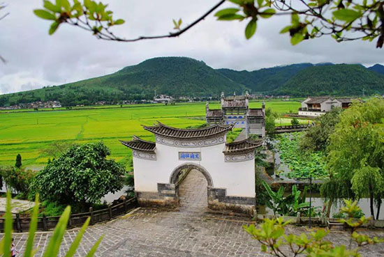 雲南這個邊陲小鎮,古樸寧靜賽麗江,來了就不想走