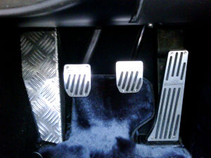 左腳剎車 左腳剎車