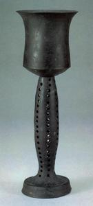 新石器黑陶鏤孔高柄杯 新石器黑陶鏤孔高柄杯