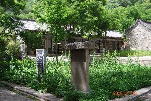  仰天山寺廟
