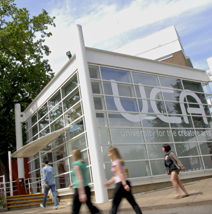 創造性藝術大學學院 創造性藝術大學學院