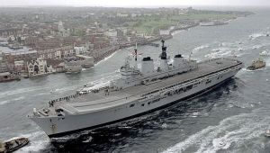 英國無敵級航空母艦 