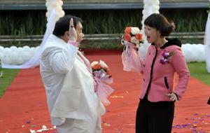 苑瓊丹鄭則仕《愛情可以有》拍攝現場搞笑。