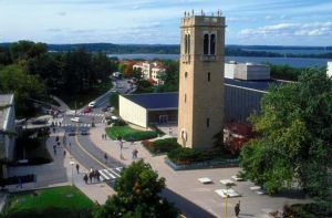 維斯康星州大學