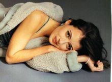 米婭&middot;薩拉