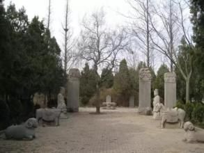 王璟墓石刻造像