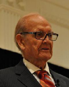 喬治·麥戈文 喬治·麥戈文