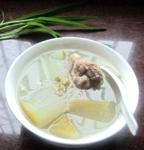 冬瓜綠豆豬骨湯 冬瓜綠豆豬骨湯