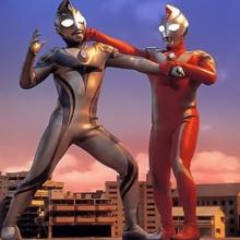 假戴拿&middot;奧特曼