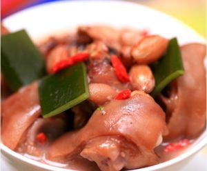 海帶花生燜豬手 海帶花生燜豬手