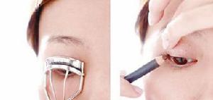 創造出捲翹的睫毛效果