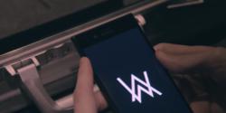 《Ignite》MV中的索尼Xperia XZs手機
