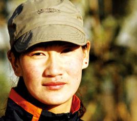 次仁旺姆[全球登頂珠峰年齡最小女運動員]