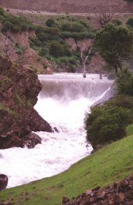 大吉爾格郎河形成的荷蒼瀑布
