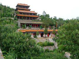 臥龍山[河北磁縣臥龍山]