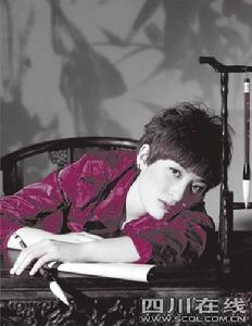 曾軼可（去她部落格看看）安慰潘辰（去她部落格看看）。