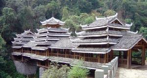 龍勝溫泉旁的風雨橋