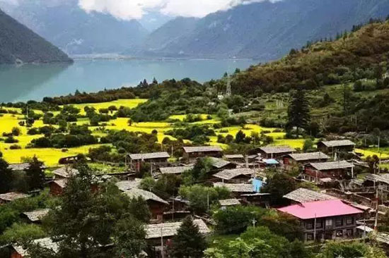 不收費,顏值還刷爆朋友圈,這條自駕高速秋天美如畫!