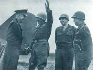 （圖）艾森豪與手下三名干將：巴頓、布雷德利和霍奇斯