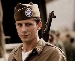 兄弟連[英美2001年大衛&middot;弗蘭科爾執導戰爭劇]