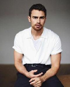 提奧·詹姆斯 提奧·詹姆斯