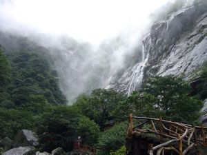 大鄣山臥龍谷旅遊區 大鄣山臥龍谷旅遊區