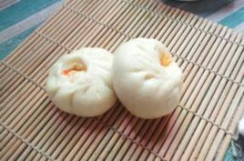 香辣菜肉包 香辣菜肉包