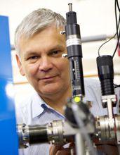 斯特拉斯克萊德大學的蒂諾·雅諾辛斯基教授