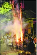 江尾頭村龍母廟彩炮