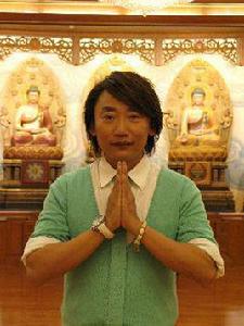 秦偉[台灣演藝界人士]