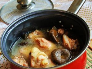 小雞野菇湯 小雞野菇湯