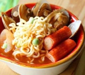 韓式海鮮泡麵 韓式海鮮泡麵