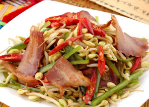 黑豆芽炒臘肉 黑豆芽炒臘肉