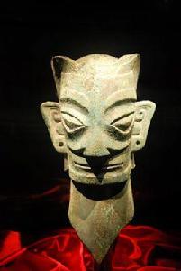 青銅人頭像 青銅人頭像