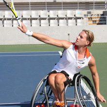 埃絲特&middot;維吉爾