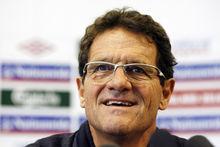 新聞發布會上的卡佩羅