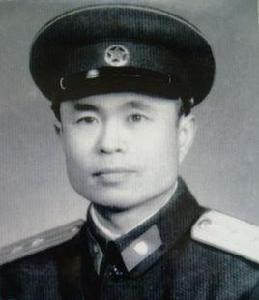 魯英[原武警專科學校校長]