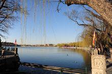 藍天下的北海公園