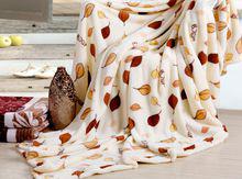 絲綢[用蠶絲或人造絲純織或交織而成的織品總稱]