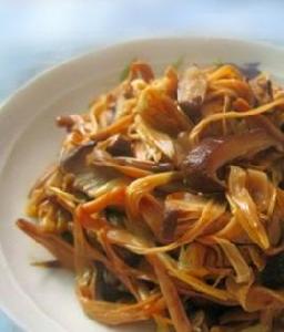 香菇炒黃花菜 香菇炒黃花菜