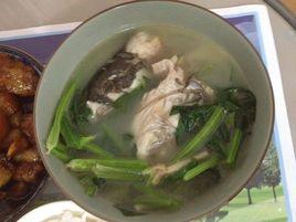 鮮菇菠菜魚頭湯 鮮菇菠菜魚頭湯